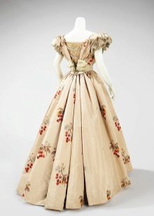 Vintage beige dress na may korset