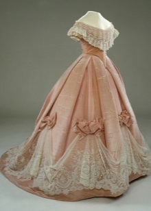 Vintage pink dress na may korset