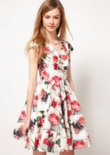 White dress na may sun skirt na may rose print