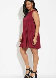 Maroon dress trapeze para sa buong