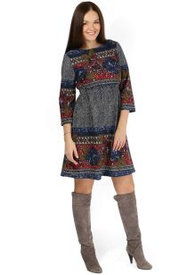 Autumn dress para sa mga buntis na kababaihan