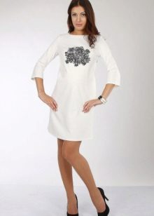Maternity dress mula sa natural na tela