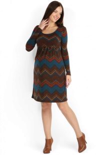 Maternity dress mula sa natural na tela