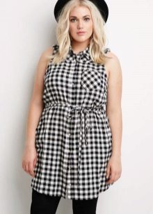 Dress shirt on the belt in a small black and white cage for obese women