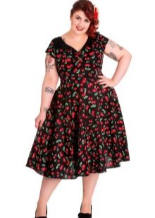 Dress with a triangular neckline in the style of the 50s for the full