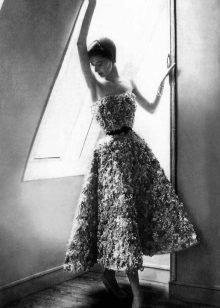 Bagong Look ng Christian Dior Bow Bustier Dress