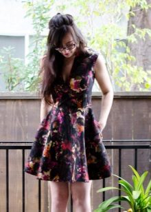 Cotton casual dress for the summer with a floral print