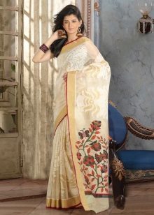Magandang saree na may burda