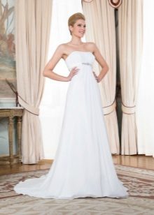 Mataas na waisted wedding dress na may bukas na neckline
