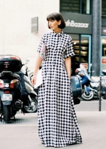 Long white dress na may print na goose foot