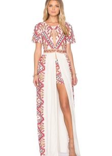 Magsuot ng ethnic print at isang slit