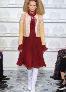 Panlabas na damit para sa spring dress