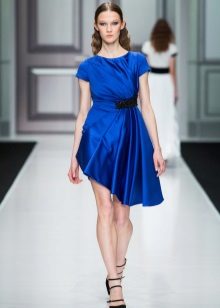 Autumn dress blue na may kawalaan ng simetrya