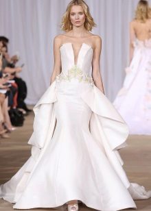 Walang damit strapless kasal na may pabulusok neckline