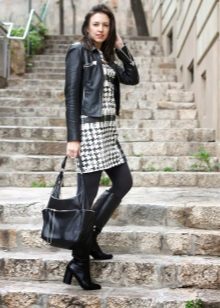 Boots and leather jacket to the dress crow's feet