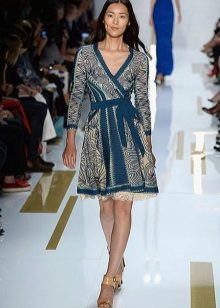 Casual dressing gown mula kay Diana von Furstenberg