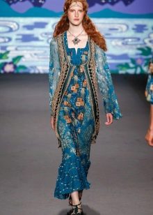 Boho ang mahabang damit na may naka-print