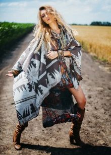 Magdamit sa estilo ng ethno-boho maikli