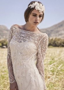 Boho dress pinalamutian ng mga perlas