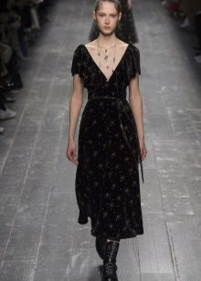 Low-cut midi dress