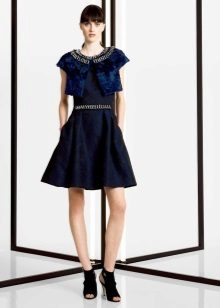 Bolero para sa isang maikling cocktail dress