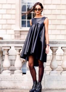 Black panty hoses para sa leather dress