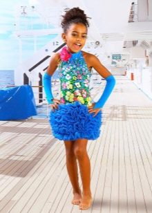 Elegant na tag-init damit para sa isang batang babae na may isang Amerikano armhole