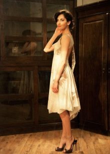 batista dress na may bukas na likod