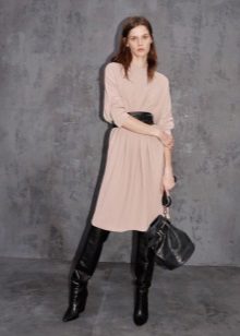 Black accessories to beige dress