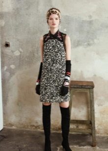 Boots sa grey dress