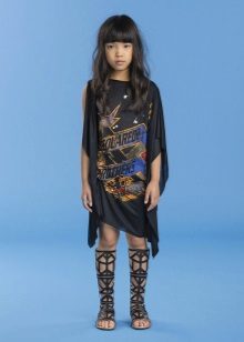 Niniting damit ng tag-init para sa mga batang babae na may manggas