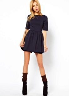 Short skirt sun