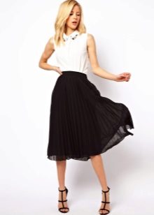 Black skirt mid-length sun