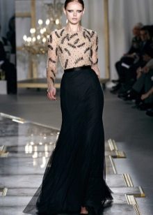 sophisticated look with black maxi skirt