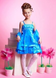 Cocktail dress para sa isang empire girl