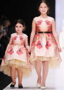 Cocktail dress para sa mga batang babae maikling harap mahaba pabalik