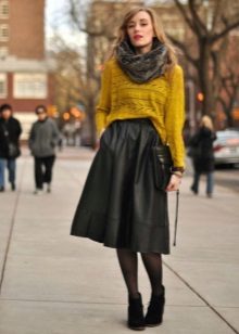 Leather skirt sun