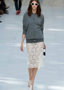 gray pencil skirt with a gray jumper