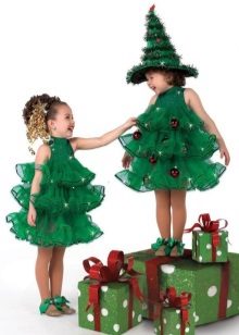 Pasko damit para sa mga batang babae 2 taon Yolochka