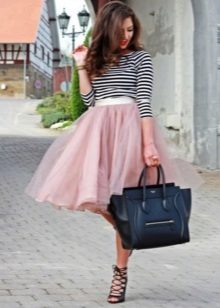Popular styles and models of summer skirts