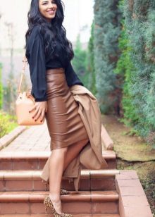 Leather skirt pencil with a high waist