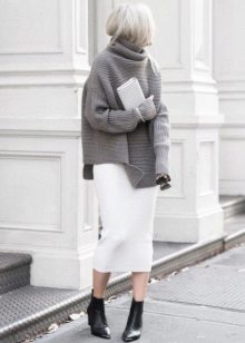Knitted skirt sporty pencil