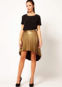 Skirt with train