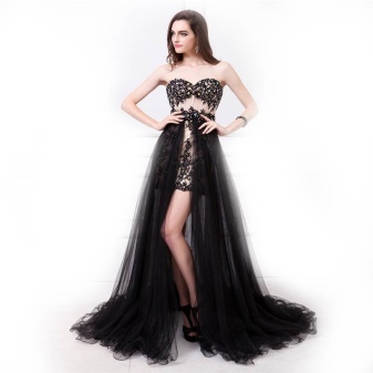 Black at beige short cruise na may light plume