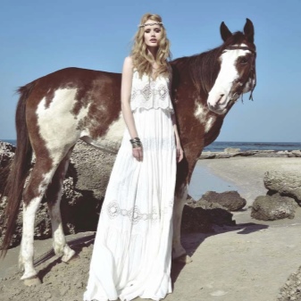 Boho dress na may puntas