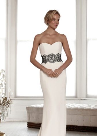 White Wedding Dress na may Lace Black Belt