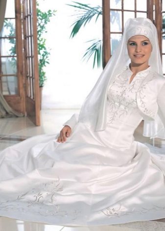 Muslim damit-pangkasal na may isang bolero