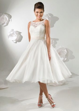Wedding dress in retro midi style