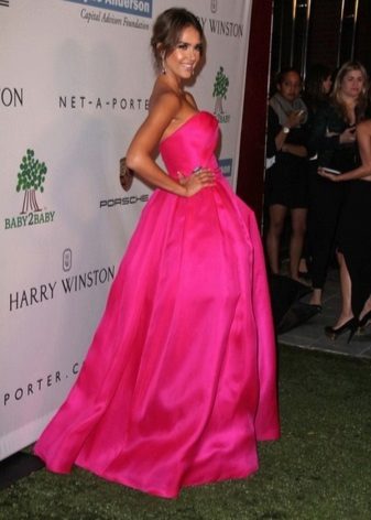 Fuchsia long dress na may malaking palda