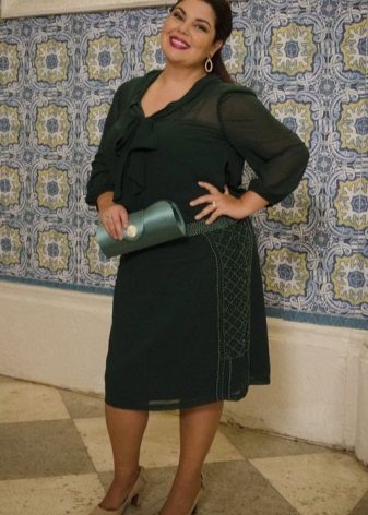 Dresses para sa buong mababang kababaihan